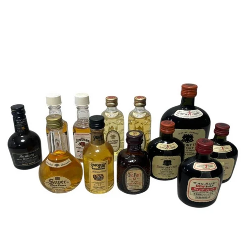 画像6880：種類多数　複数のウイスキーミニボトルをまとめて買取