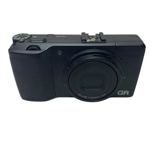 画像9475：RICOH　デジカメ（電源が入らない故障しているもの）